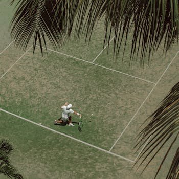 Jenson Brooksby playing tennis at a professional tournament