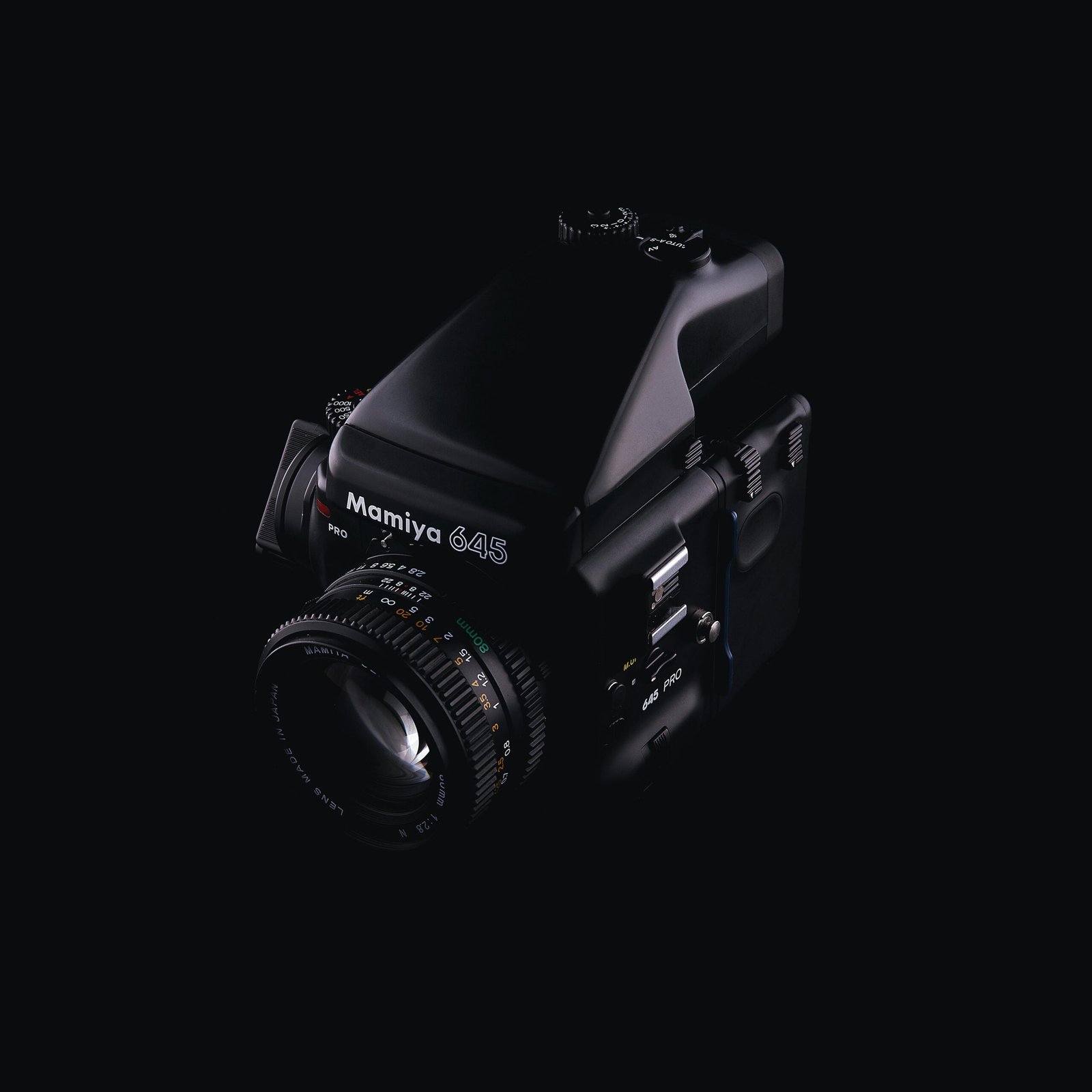 Oppo Find X9 Pro with detachable zoom lens concept